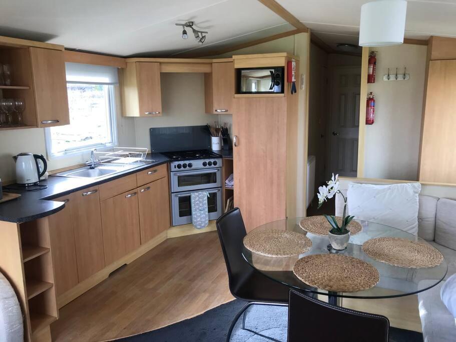 Plum Tree Lodge Set In 2 Acres Of Private Land Coundon Exterior photo