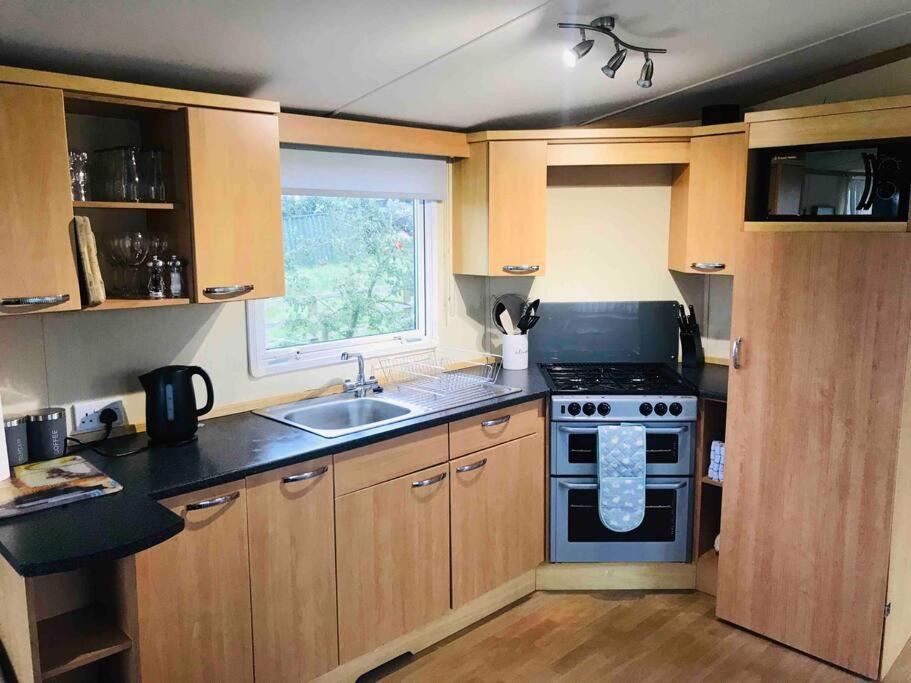 Plum Tree Lodge Set In 2 Acres Of Private Land Coundon Exterior photo